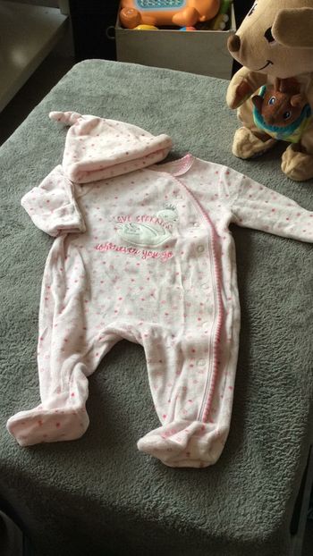 Pyjama + bonnet assorti