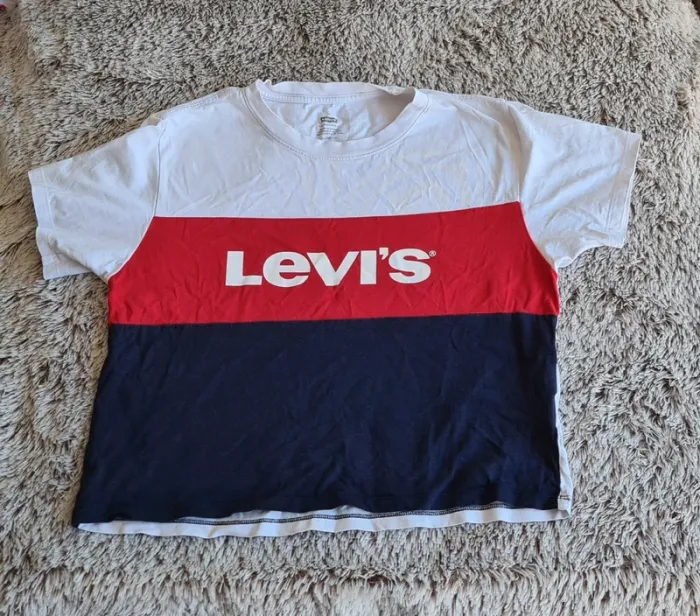 T-shirt Levis