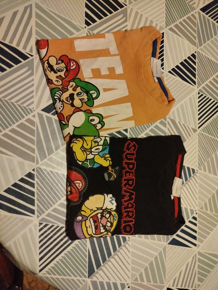 2 T shirts Mario