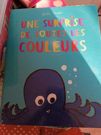 Livre une surprise de toutes les couleurs