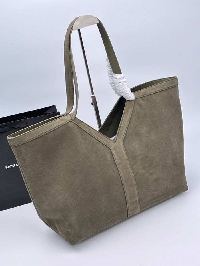 Yves Saint Laurent - photo numéro 3