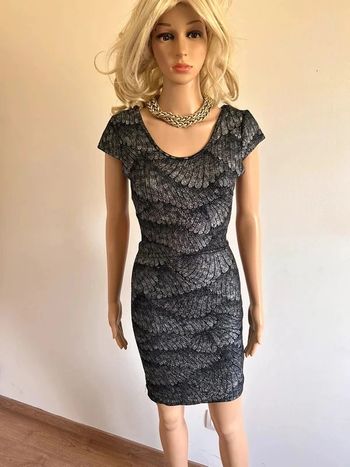 Robe argentée et noire à manches courtes Jolio & Co taille M/L jamais portée (taille petit)