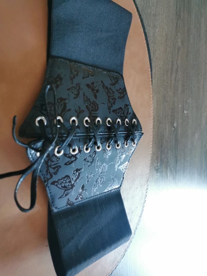 Corset style Vintage papillons noir - photo numéro 2