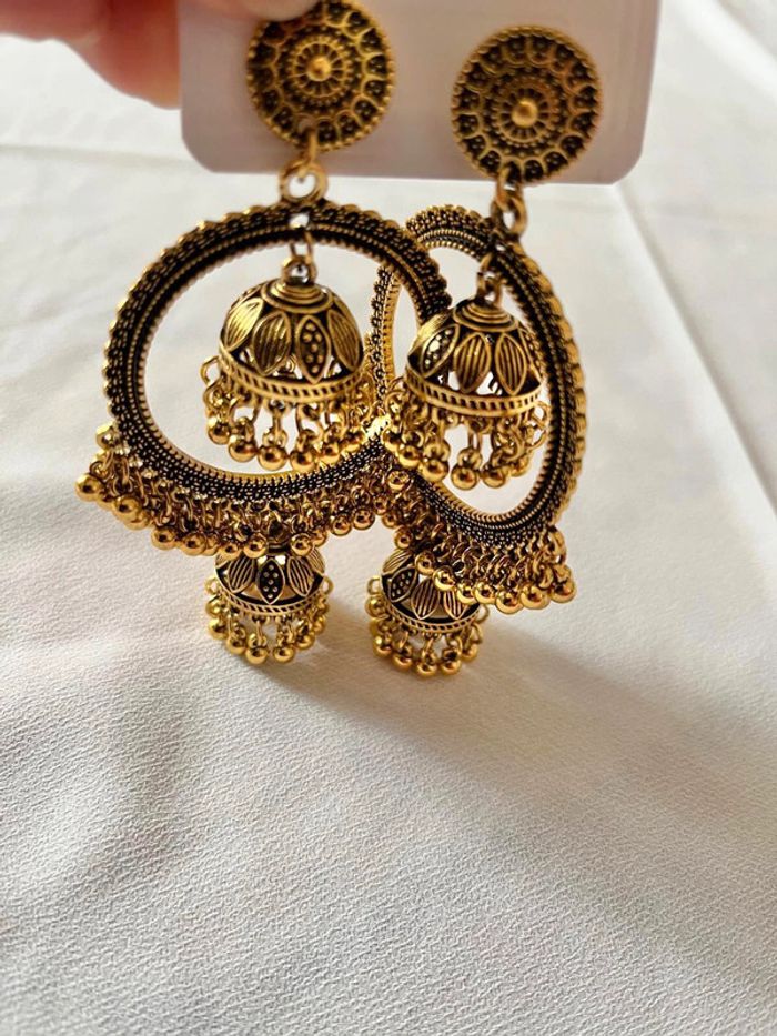 Boucles d’oreilles ou jhumka indien pakistanais