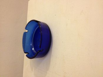 Cendrier ou vide poches vintage petit rangement bleu foncé opaque