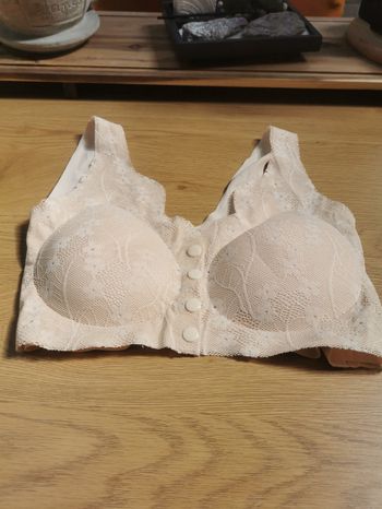 Brassière 4 XL neuve 