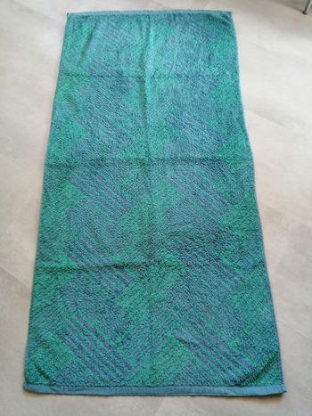serviette verte 143 x 72 cm