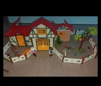 Playmobil 6926 haras des chevaux , centre équestre