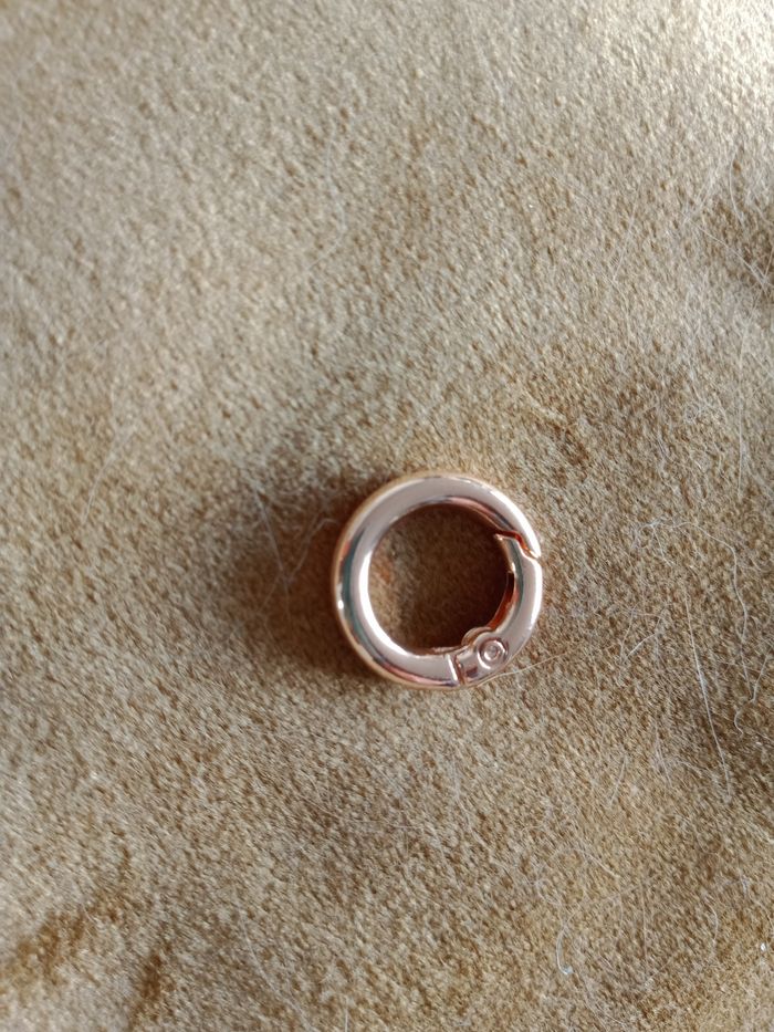 Mousqueton doré brillant pour sac Cabaïa crossbody Pico bandoulière