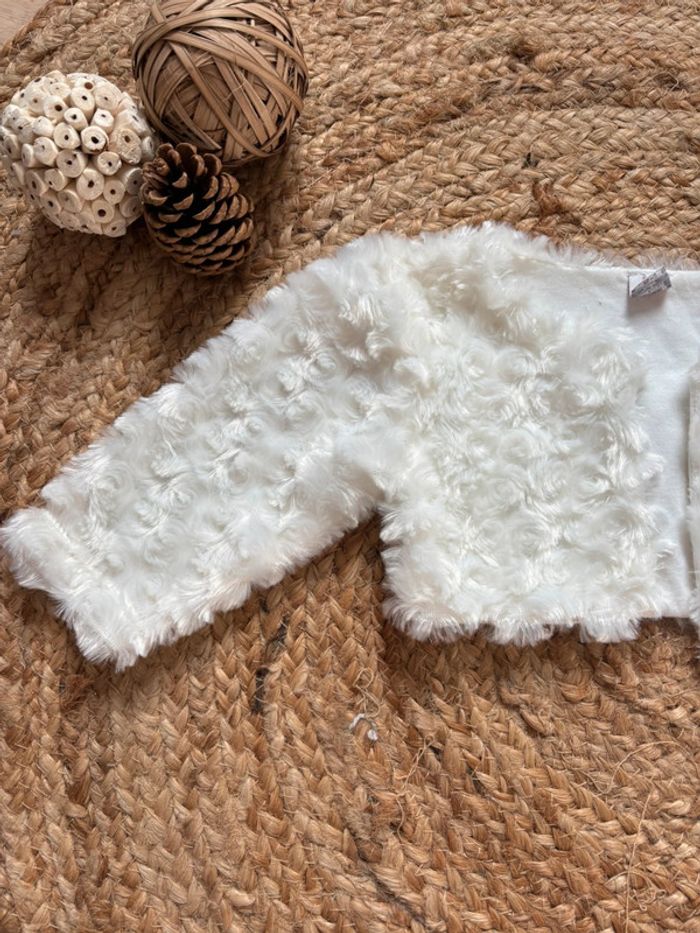 🌺Boléro blanc en fausse fourrure Taille 12mois/80cm🌺 - photo numéro 2
