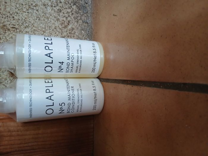 Coffret Essentiels Olaplex n°4 Bond 250ml ; M°5 Bond 250ml