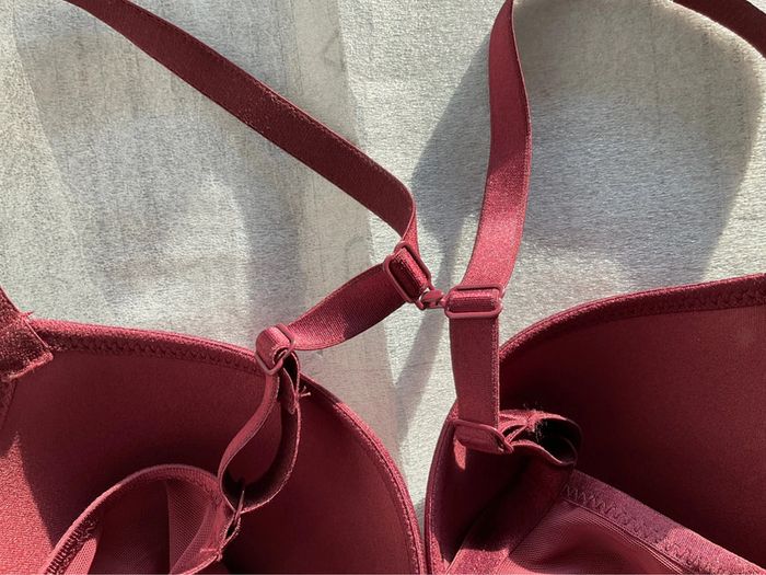 Soutien-gorge bordeaux Freya neuf - photo numéro 5