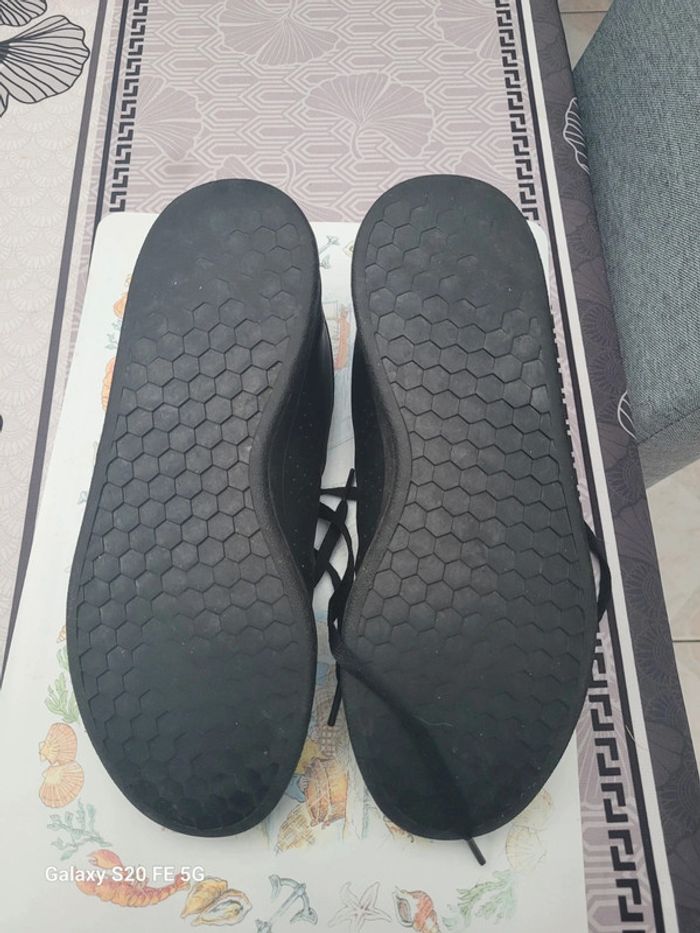 Basket adidas taille 42 - photo numéro 2