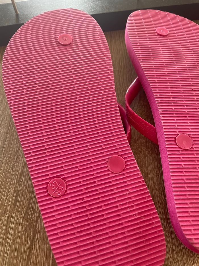 Très jolie paire de tong rose pointure 37/38 - photo numéro 3
