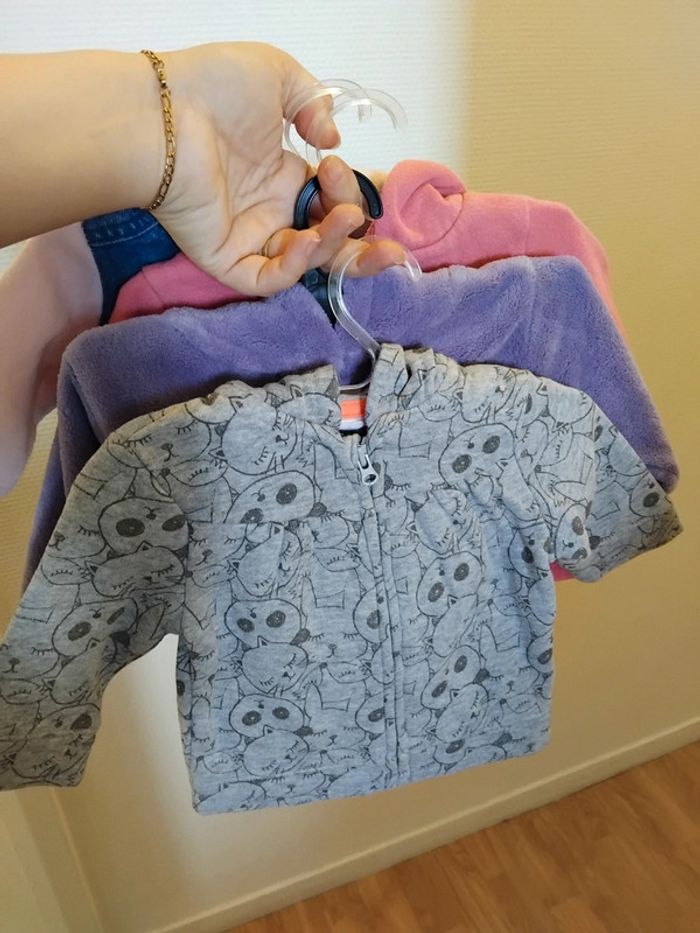 Lot veste à capuche fille 6mois - photo numéro 13