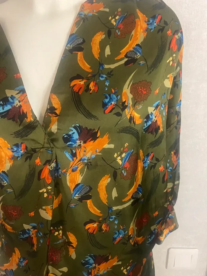 Blouse satiné kaki taille L - photo numéro 3