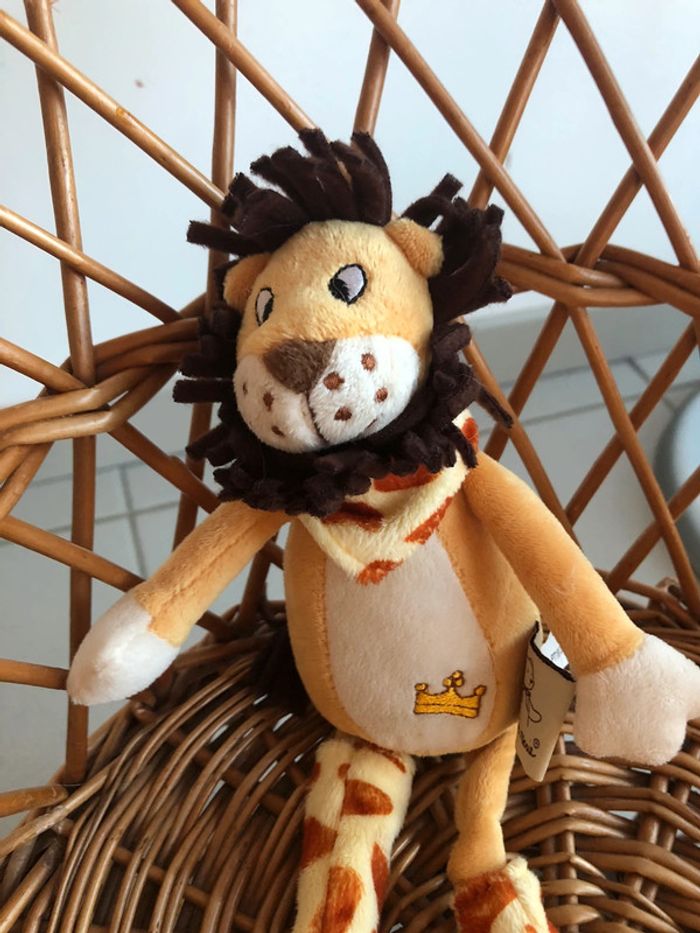 Lion long leg les petites marie