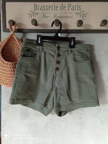 short kaki