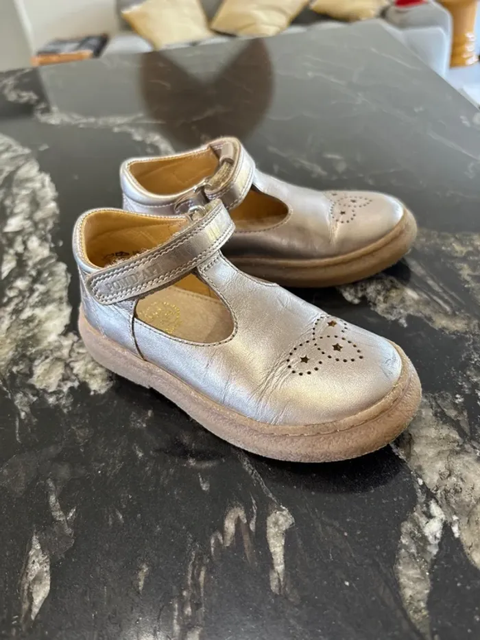 Chaussures Pom D’api dorées taille 25 - photo numéro 4