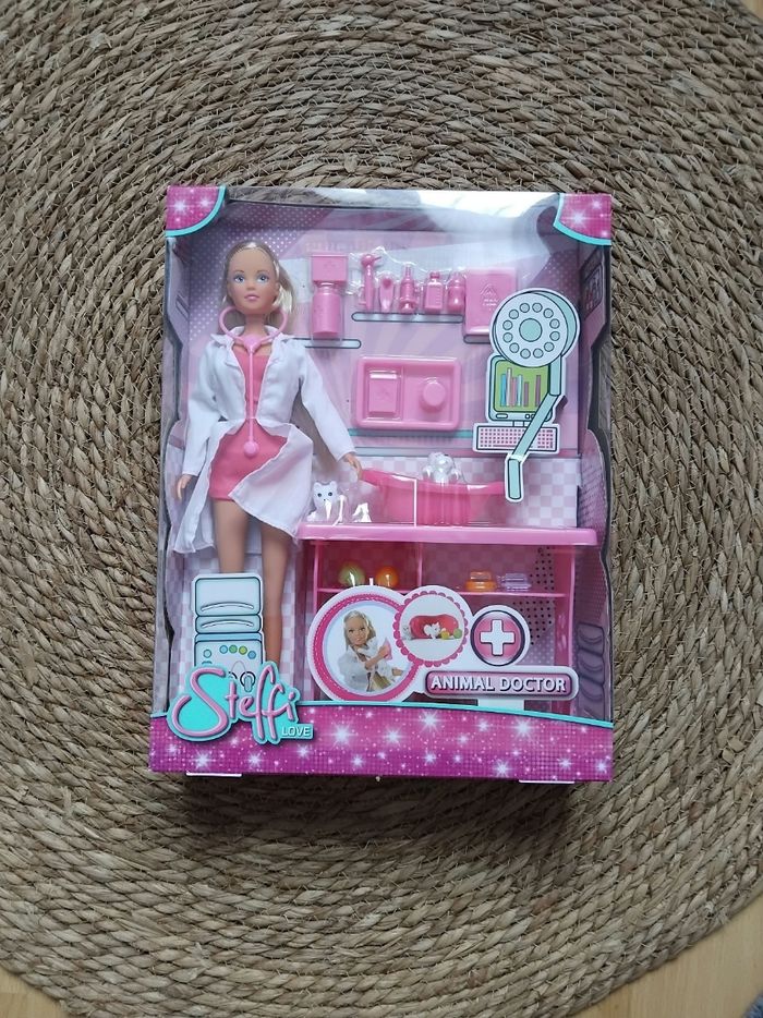 Poupée Steffi love vétérinaire, neuf avec étiquettes