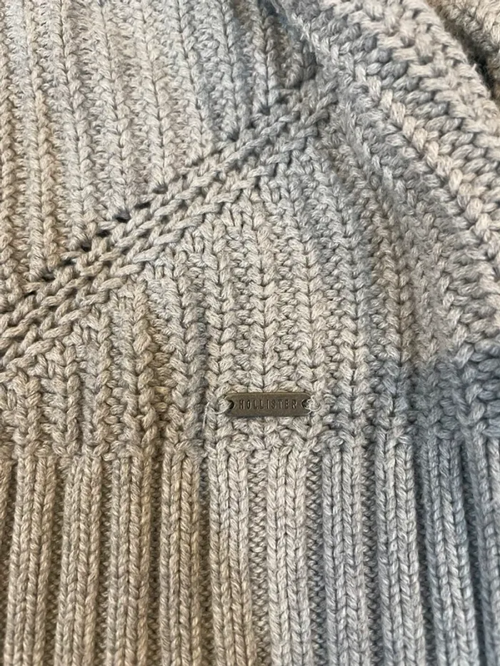 Women’s Hollister Gray Knit Cropped Sweater Size M - photo numéro 2