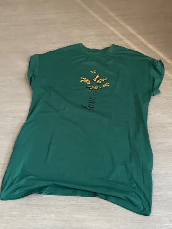 T-shirt ou robe avec poche  vert taille L
