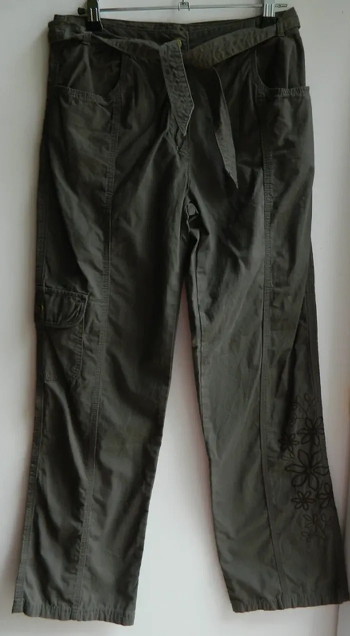 Pantalon brodé T 14 ans