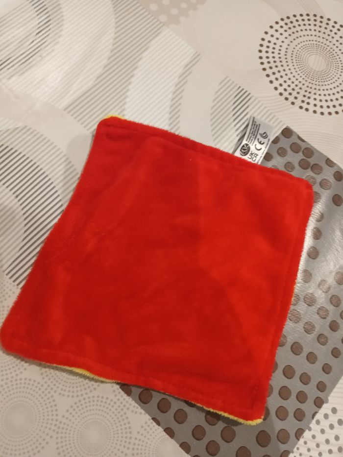 Peluche mickey avec sa couverture - photo numéro 4
