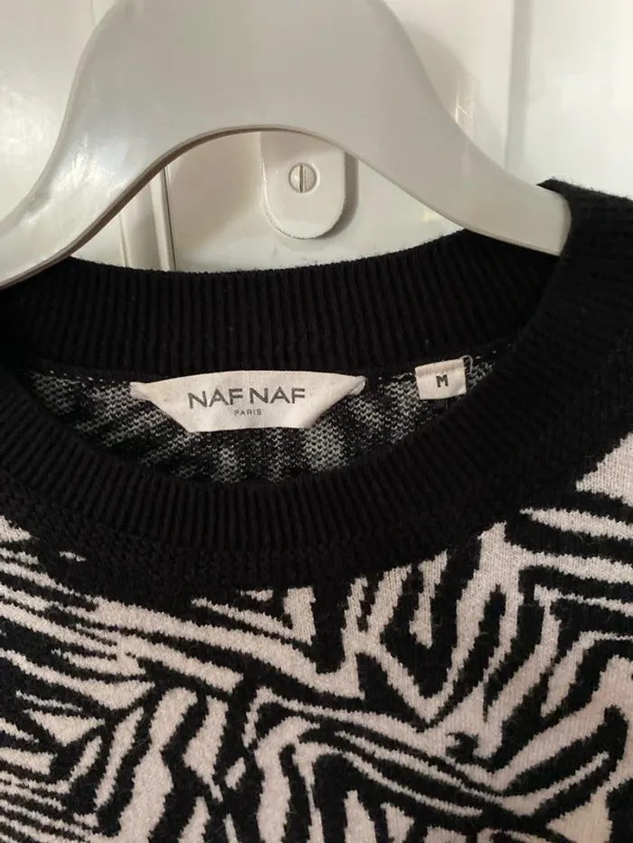 Magnifique pull noir et blanc de chez Naf Naf taille M /38 en excellent état - photo numéro 3
