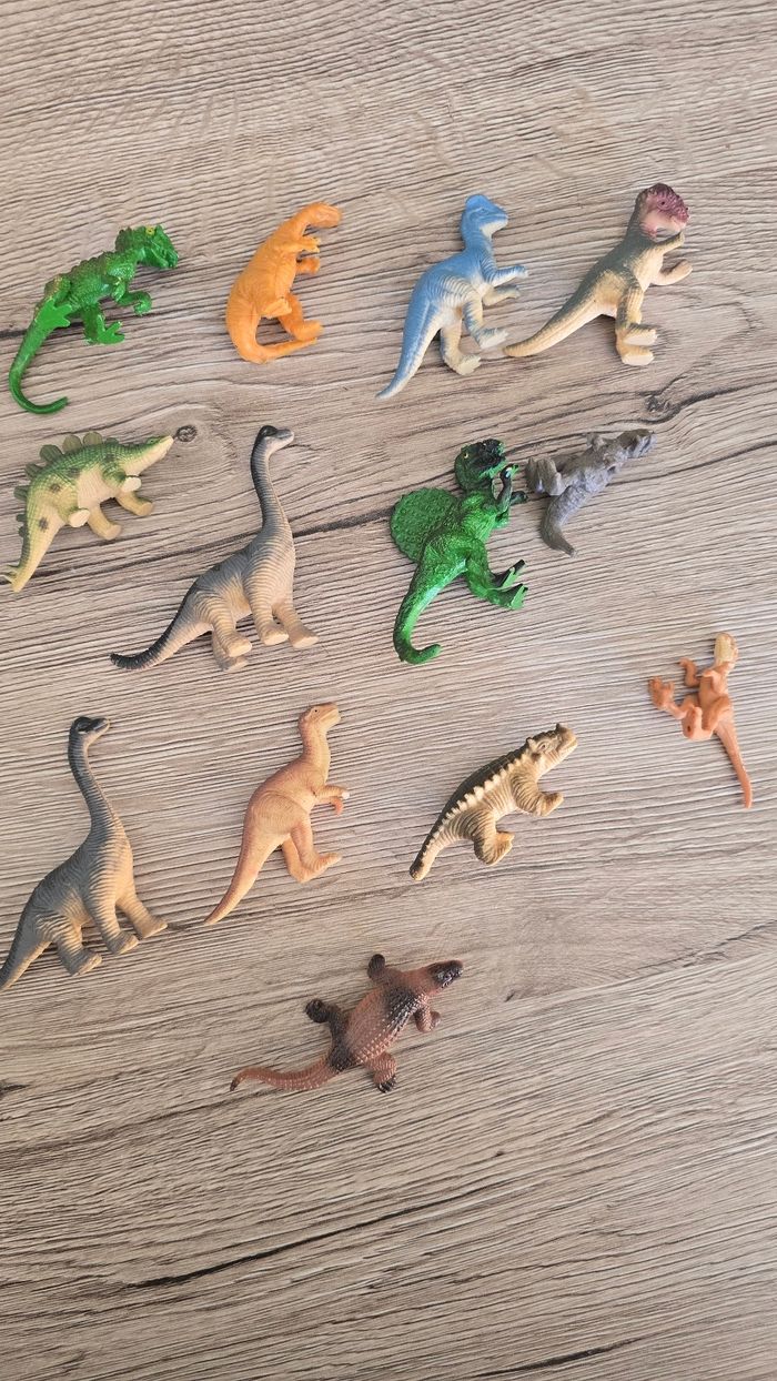 Gros lot de 50 dinosaures - photo numéro 3
