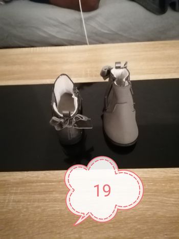 Chaussure taille 19