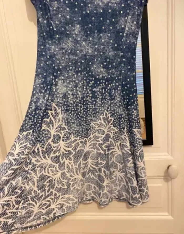 Robe fluide avec collier - photo numéro 6
