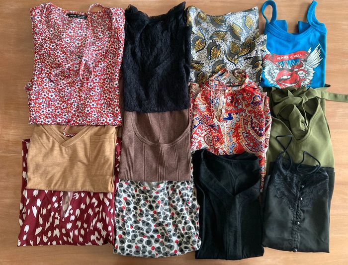 Lot de 12 hauts femme