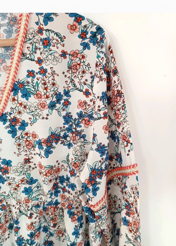 Blouse fleurie taille 36 - photo numéro 2
