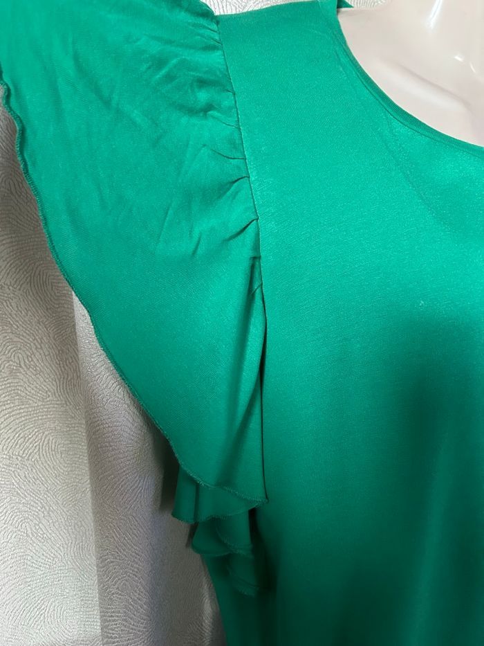 Joli t-shirt vert manches volant taille M - photo numéro 3