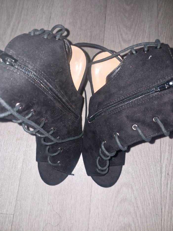 Chaussures à talon aiguille