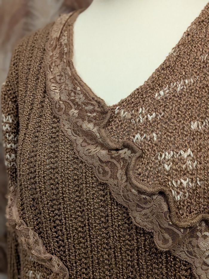 Pull à empiècement dentelle - photo numéro 2