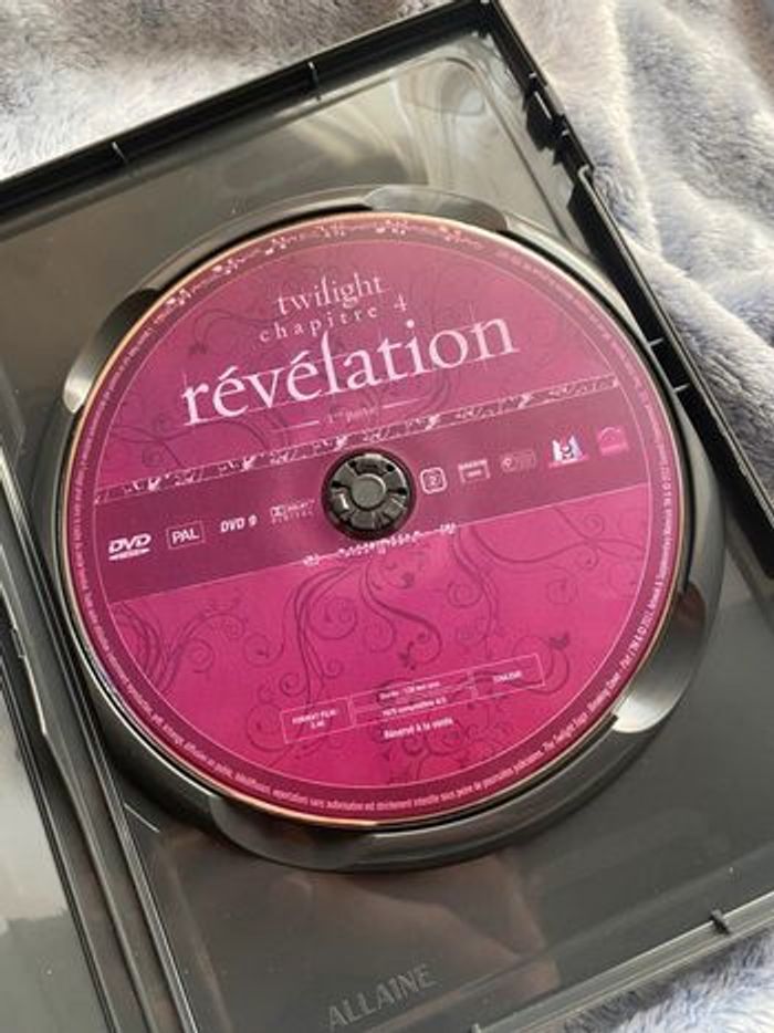 DVD Twilight 4 la révélation - photo numéro 3