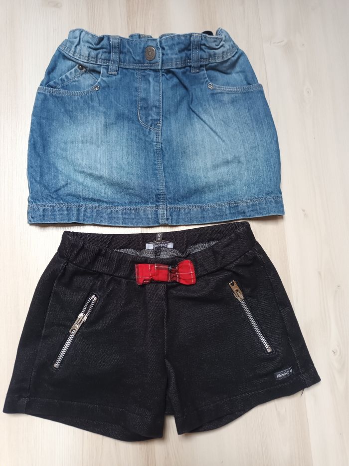 Lot jupe et short 8 ans