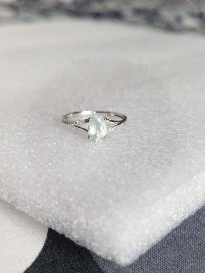 💍 Bague en or blanc 9 carats (375) avec pierre bleue et éclats de zirconium ✨ - photo numéro 5