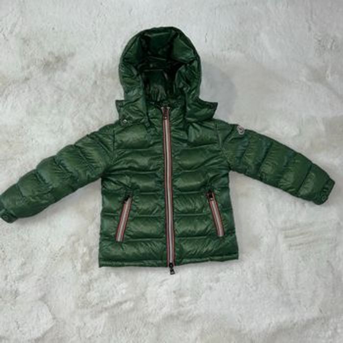 Doudoune Moncler kaki enfant (taille 104 / 4 ans)