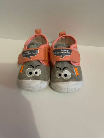 Chaussons souple qui couine 