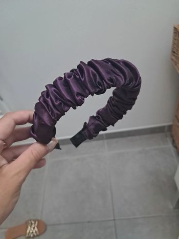 Serre tête violet