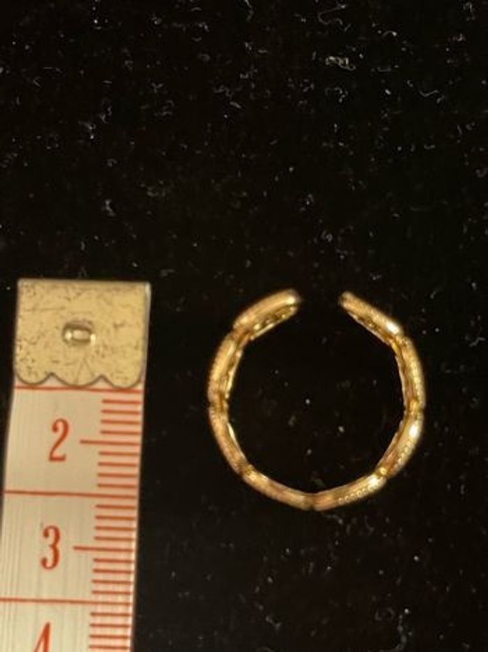 bague dorée - photo numéro 5