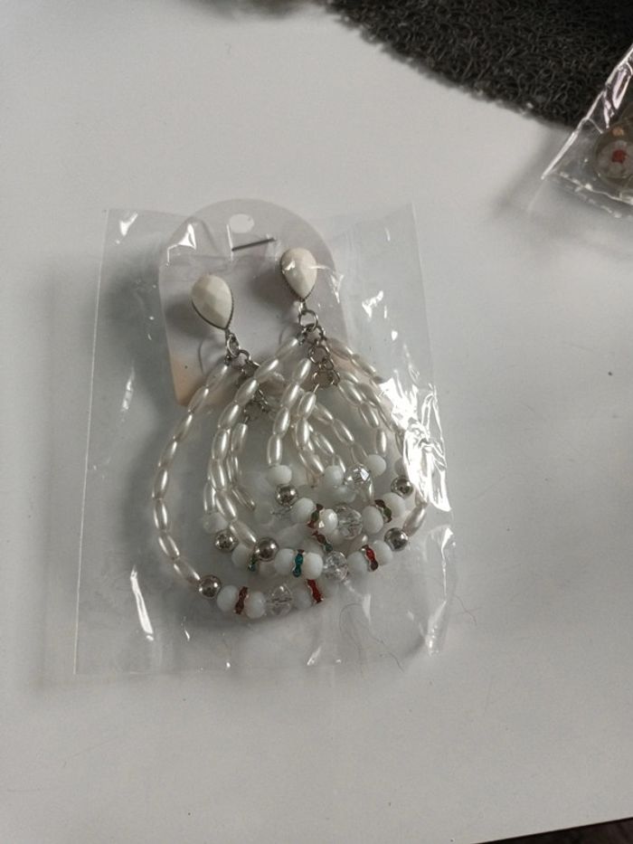 Boucle fantaisie blanche