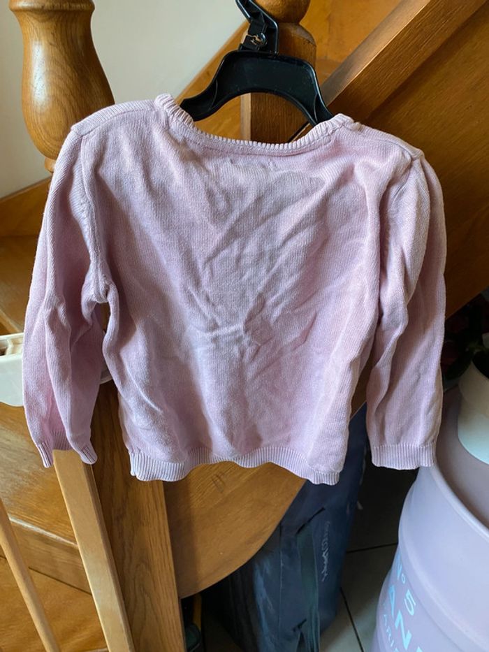 Gilet fille rose boutons Kiabi 18m - photo numéro 2