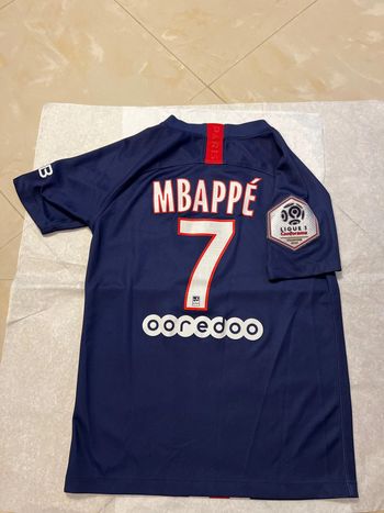 Maillot de foot Nike avec écusson , Paris Saint-Germain taille 11/13ans authentique