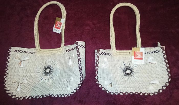 Deux magnifiques sacs avec de beaux coquillages Neufs Giada