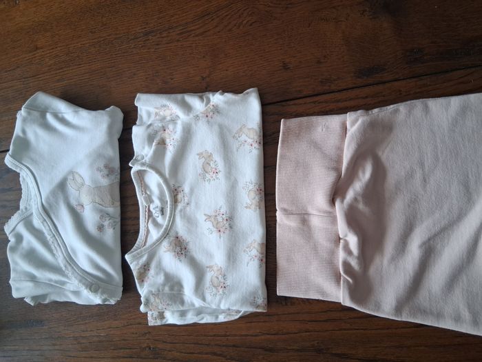 Ensemble 3 pièces pour bébé fille à motif lapins de marque C&A Baby - photo numéro 2
