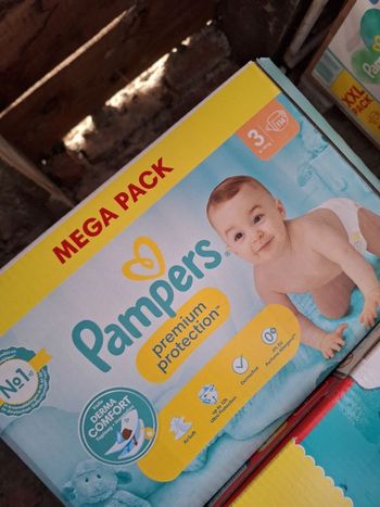 Carton pampers prenium t3